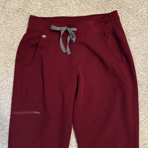 Figs High Waisted Zamora Joggers Burgundy Size Extra Small Style W18SW2005 - Picture 2 of 5